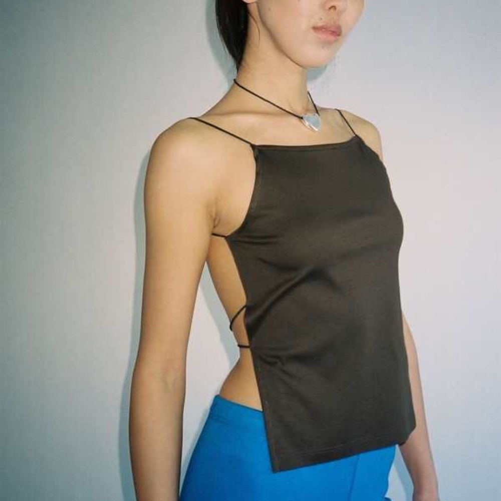 MNZ  Brown Thea Top Sz 6 :)